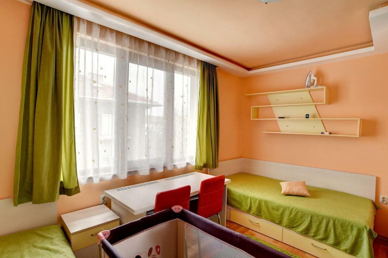 Spacious And Stylish Apartment In The Heart Of Sofia Plus Parking Экстерьер фото