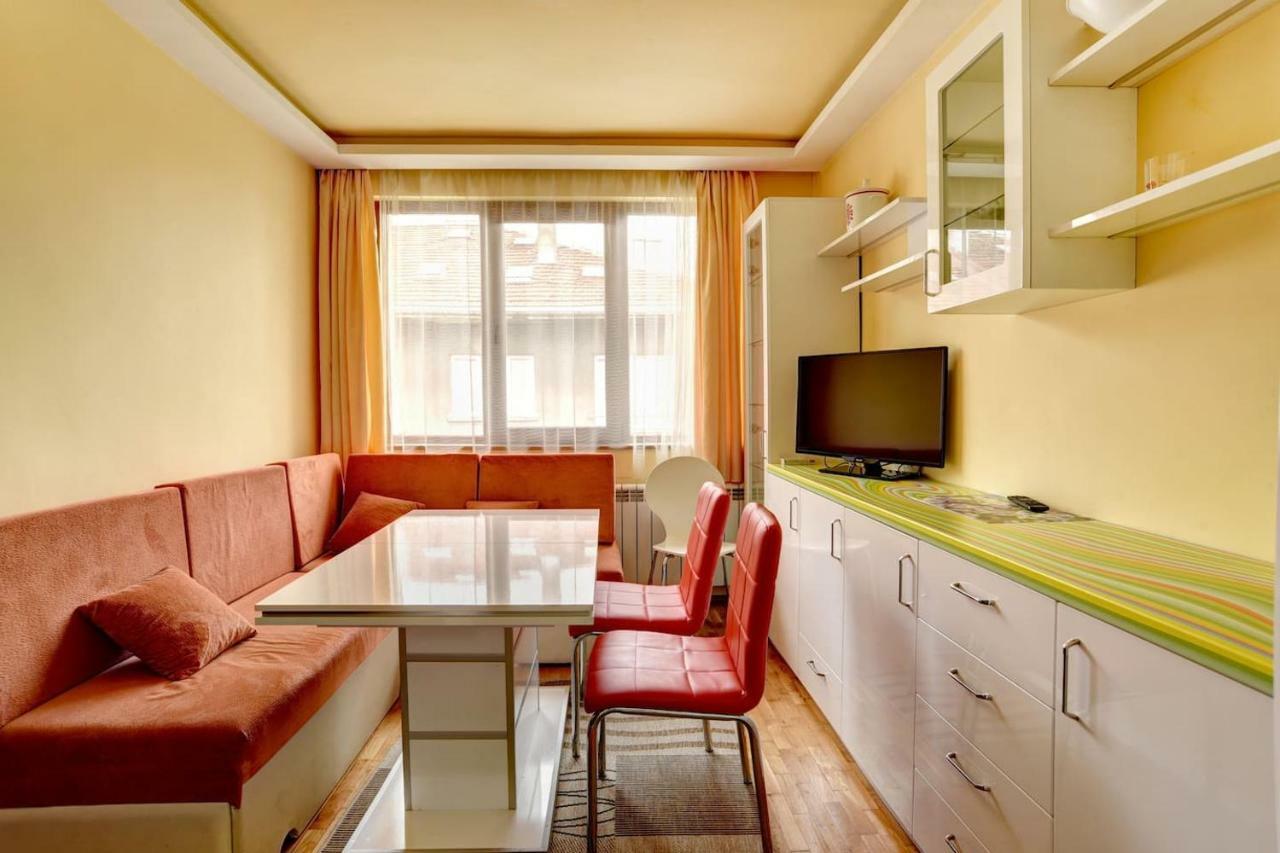 Spacious And Stylish Apartment In The Heart Of Sofia Plus Parking Экстерьер фото